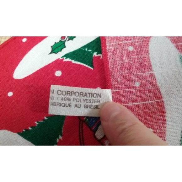 Vintage Set of 4 Christmas Napkins by Sunweave Linen Corporation - Picture 7 of 7